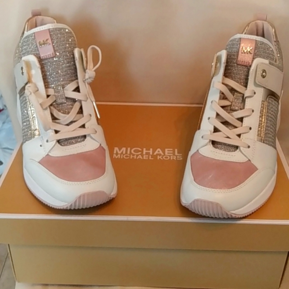 women's Michael Kors Leather Georgie Trainer Sneakers, size 9.5 New never worn
